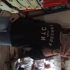 VICTORIA’s SECRET “vs secret love nyc”GRAY SWEATER